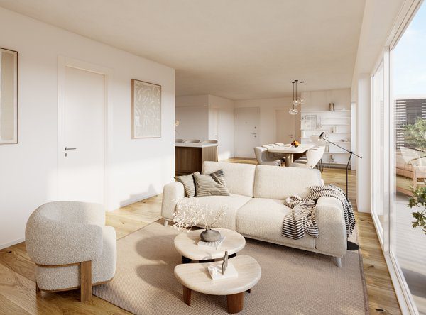 Einladend gestalteter Wohnbereich mit hellem Holzparkett. Ein cremefarbenes Zweisitzer-Sofa mit einer gestreiften Decke und ein runder Bouclé-Sessel stehen auf einem großen, hellen Teppich. Zwei organisch geformte Couchtische aus Holz bilden das Zentrum des Bereichs. Auf der rechten Seite öffnet eine große Fensterfront den Blick nach draußen, während im Hintergrund der Essbereich und die Küche zu sehen sind.